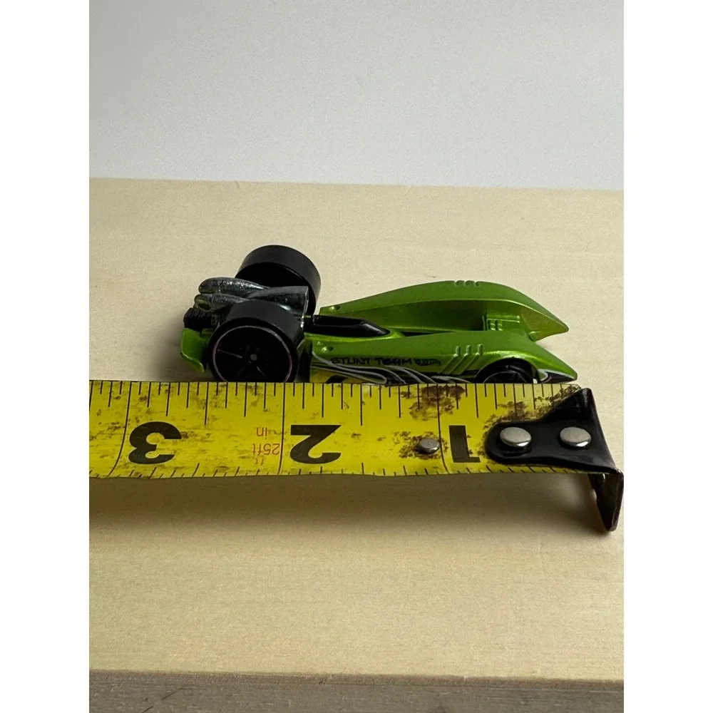 Hot Wheels Duel Fueler 2013 Mattel Green Stunt Team Car Spiral Stack-Up w/PR5